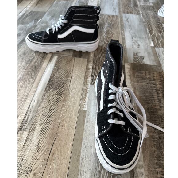 VANS Womens Sentry Sk8-Hi WC Sneakers 6.5 Black Suede Canvas Skate Lug Shoes - Picture 1 of 11